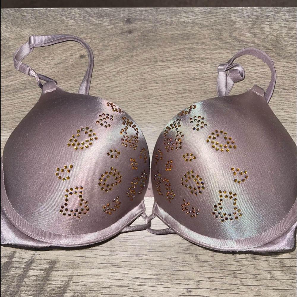 Victoria’s Secret bombshell bra